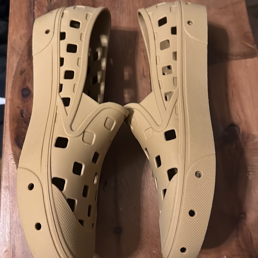 Vans - Picture 4 of 7